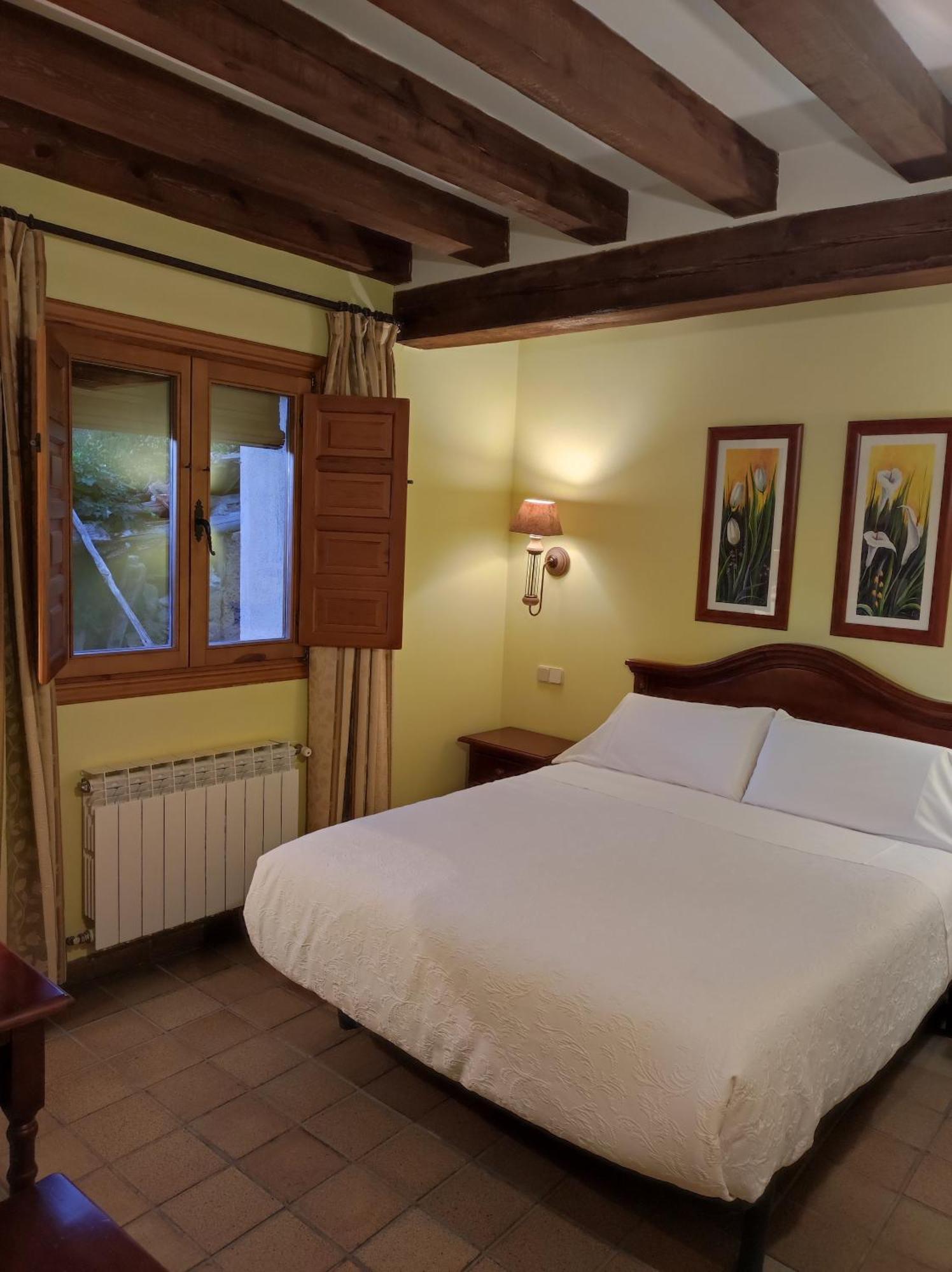 Hostal Posada La Panadera Sepúlveda Eksteriør billede